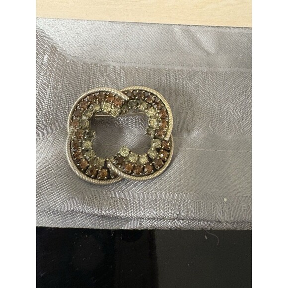 Vtg Rhinestone Circle Goldtone Amber & Light Green Prong-Set Brooch Pin - Picture 1 of 5